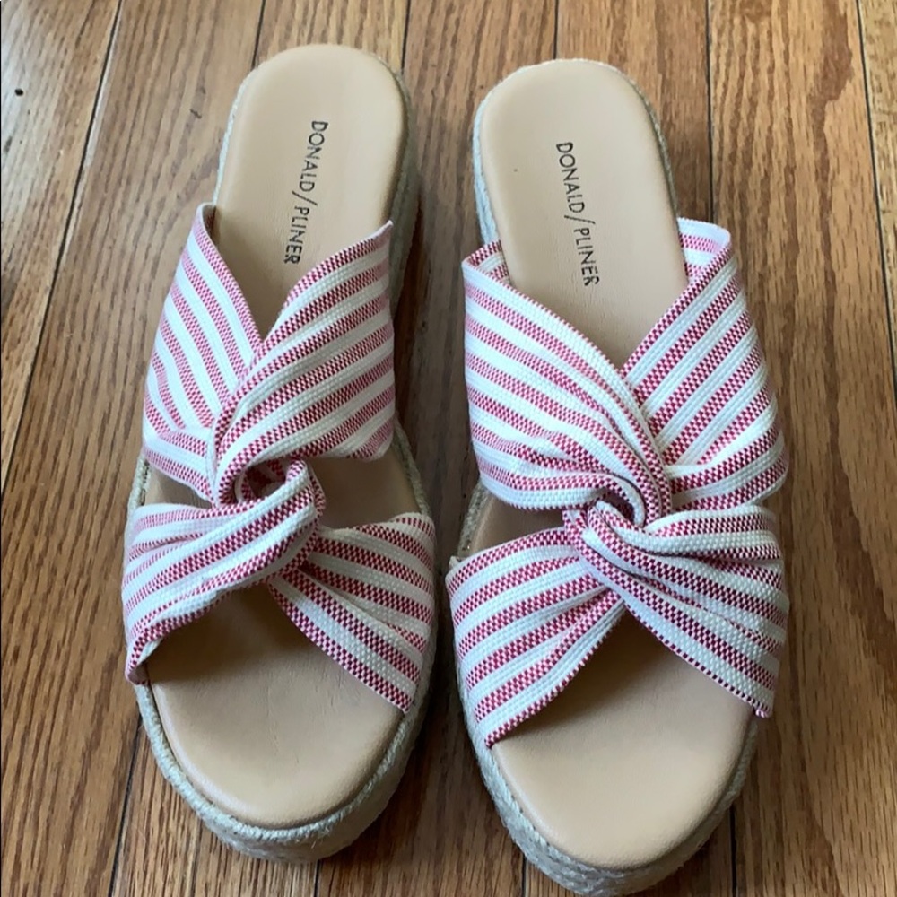 Donald Pliner Chatch Slide Sandal - Picture 2 of 5